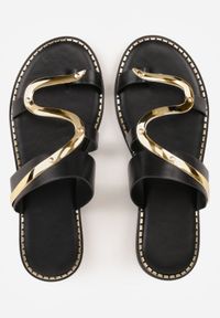 Renee - Czarne Klapki Japonki z Paskiem na Palec Zdobione Metaliczną Aplikacją Trisgeiros. Okazja: na co dzień. Kolor: czarny. Wzór: aplikacja. Sezon: lato. Styl: casual #7