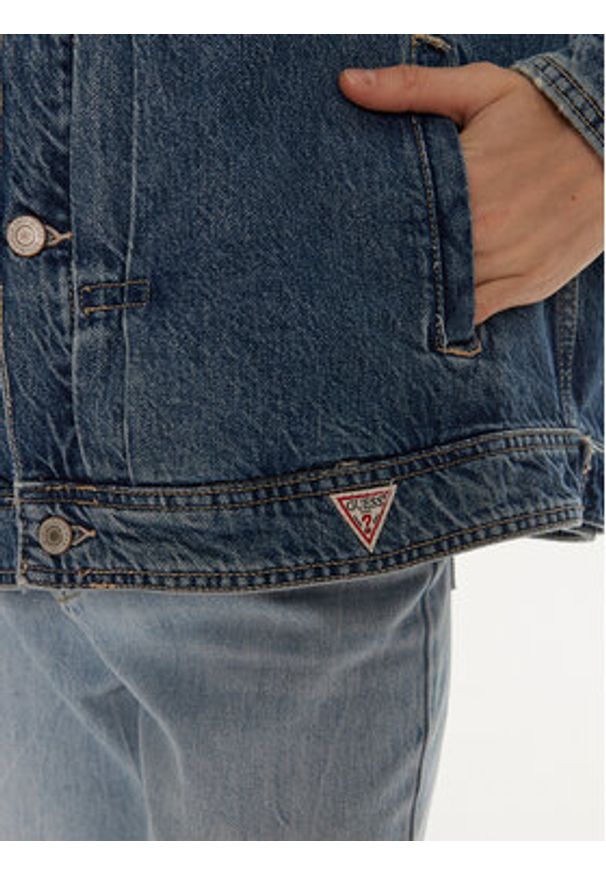 Guess Kurtka jeansowa W4YN21 D5B65 Niebieski Classic Fit. Kolor: niebieski. Materiał: bawełna