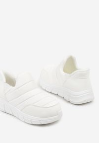 Born2be - Białe Pikowane Sneakersy Śniegowce na Grubej Tłoczonej Platformie Verta. Okazja: na co dzień. Kolor: biały. Materiał: jeans. Obcas: na platformie #6
