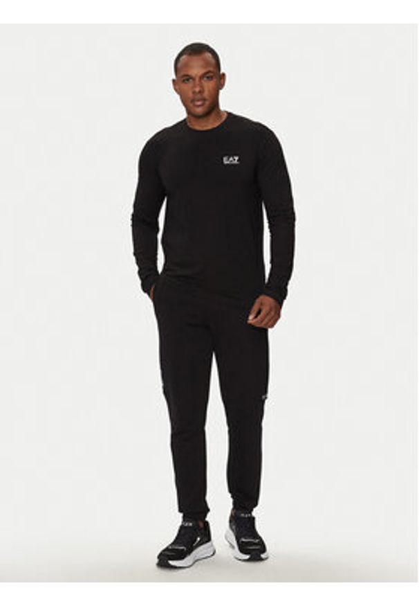 EA7 Emporio Armani Longsleeve 8NPT28 PJVQZ 1200 Czarny Regular Fit. Kolor: czarny. Materiał: bawełna. Długość rękawa: długi rękaw