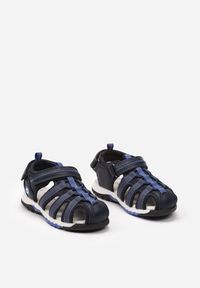 Born2be - Niebieskie Sandały Sportowe Typu Gladiatorki Z Odblaskami i Rzepem Staranie. Zapięcie: rzepy. Kolor: niebieski. Materiał: jeans. Wzór: aplikacja. Sezon: wiosna, lato. Styl: sportowy