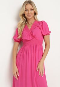 Born2be - Fuksjowa Bawełniana Sukienka z Kopertowym Dekoltem w Stylu Boho Rissasie. Okazja: na co dzień. Kolor: różowy. Materiał: bawełna. Typ sukienki: kopertowe. Styl: boho #7
