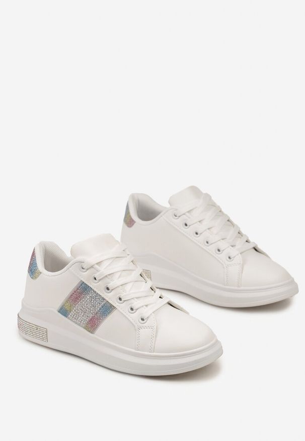 Born2be - Białe Sneakersy na Grubej Podeszwie z Cyrkoniami i Metalicznymi Wstawkami Arelai. Kolor: biały. Materiał: jeans. Sezon: lato