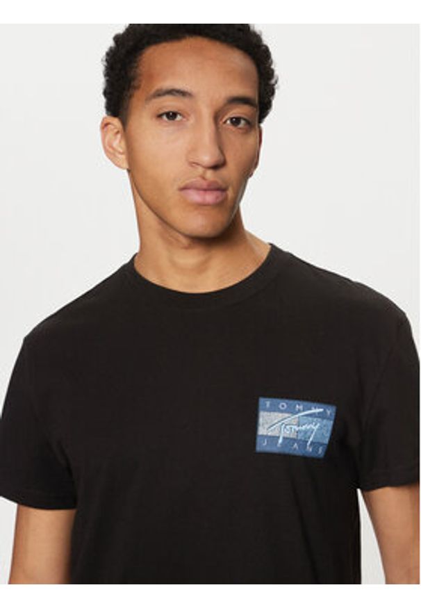 Tommy Jeans T-Shirt Flag DM0DM21108 Czarny Regular Fit. Kolor: czarny. Materiał: bawełna
