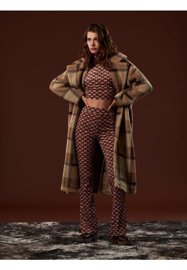 Sinsay - Crop top ze wzorem - brązowy. Kolor: brązowy. Materiał: materiał, włókno. Styl: retro