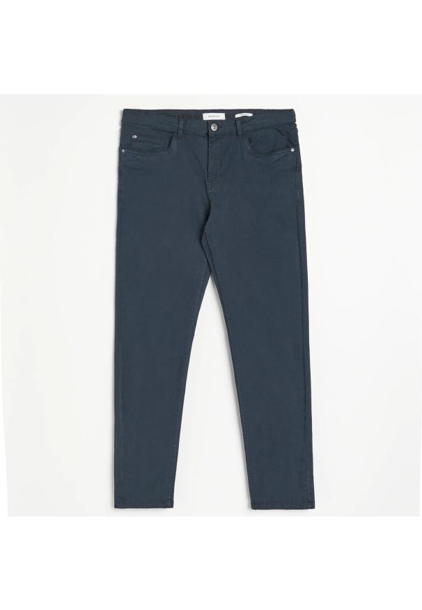 Reserved - Bawełniane spodnie regular fit - Granatowy. Kolor: niebieski. Materiał: bawełna