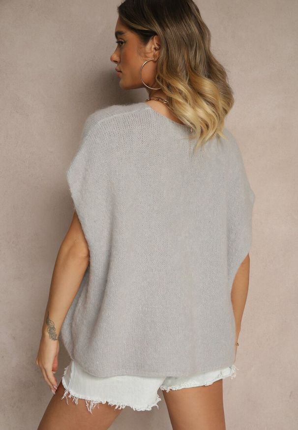 Renee - Jasnoszara Narzutka Kamizelka Wiązana z Przodu z Domieszką Moheru Vikelira. Okazja: na co dzień. Kolor: szary. Materiał: moher. Styl: elegancki, casual