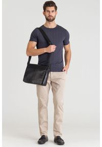 Beżowe spodnie Emporio Armani. Kolor: beżowy. Materiał: elastan, bawełna. Wzór: aplikacja #3