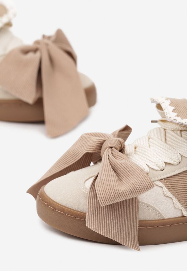 Born2be - Beżowe Sneakersy z Kokardą Takima. Kolor: beżowy. Materiał: jeans. Sezon: lato
