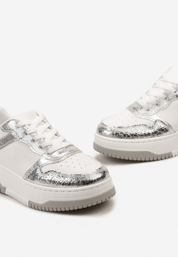 Born2be - Srebrno-Białe Sneakersy na Grubej Podeszwie z Ozdobnymi Wstawkami Uvunna. Okazja: na co dzień. Kolor: biały. Materiał: jeans. Sezon: jesień, wiosna