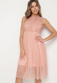 Born2be - Ciemnoróżowa Koronkowa Sukienka Midi z Rozkloszowanym Dołem z Tiulu Peirene. Kolor: różowy. Materiał: tiul, koronka. Wzór: aplikacja. Długość: midi #4