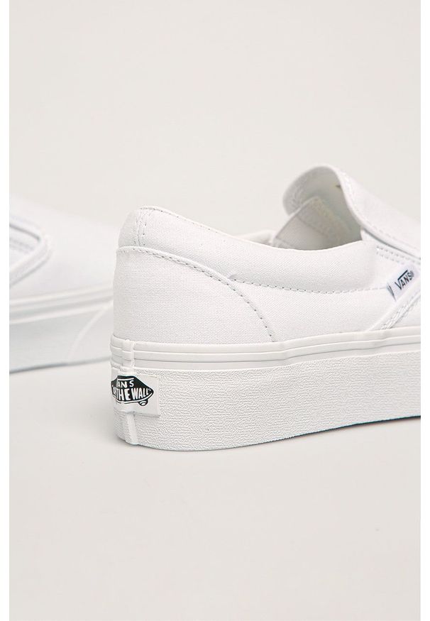 Vans - Tenisówki Classic Slip-On Platform. Zapięcie: bez zapięcia. Kolor: biały. Materiał: guma. Obcas: na platformie