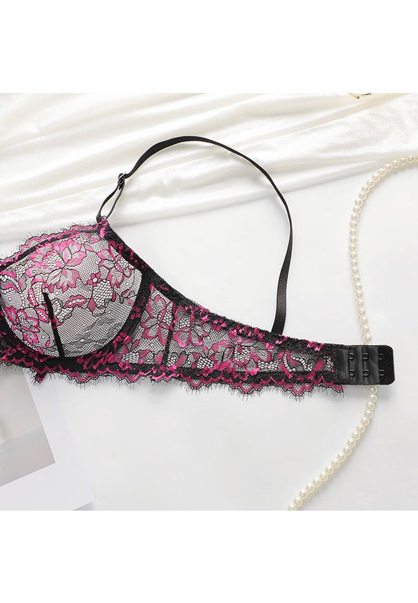 Intica - Komplet bielizny koronkowej z haftem elegancki Betty. Kolor: wielokolorowy. Materiał: koronka. Wzór: haft