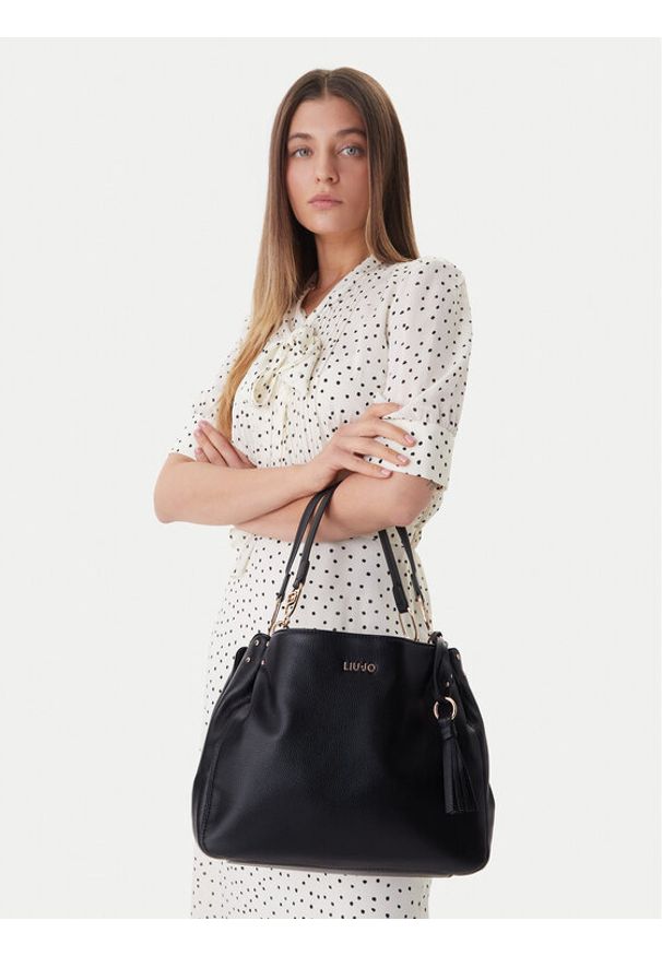 Liu Jo Torebka AA6185 E1012 Czarny. Kolor: czarny. Materiał: skórzane