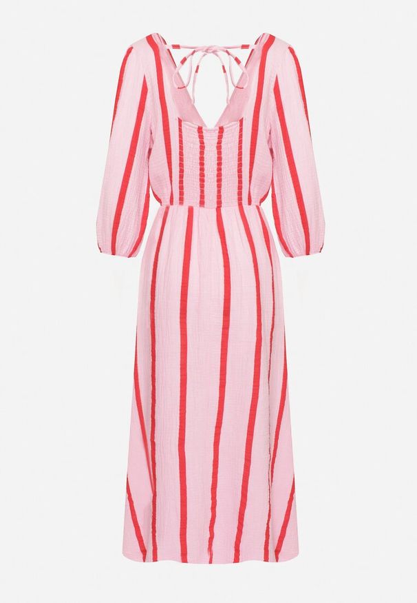 Born2be - Różowo-Pomarańczowa Taliowana Sukienka z Bawełny z Motywem Pasków Rivettes. Okazja: na co dzień, do pracy. Typ kołnierza: dekolt w kształcie V. Kolor: różowy. Materiał: bawełna. Wzór: aplikacja. Typ sukienki: proste. Styl: casual, elegancki, klasyczny