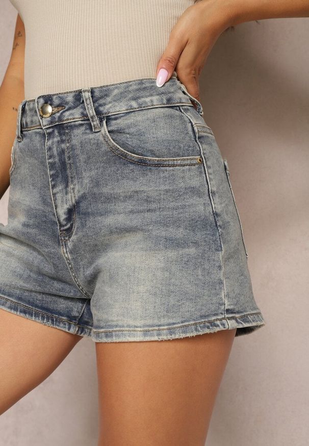 Renee - Niebieskie Bawełniane Szorty Denimowe High Waist Kaivima. Okazja: na co dzień. Stan: podwyższony. Kolor: niebieski. Materiał: bawełna. Sezon: lato. Styl: casual, elegancki