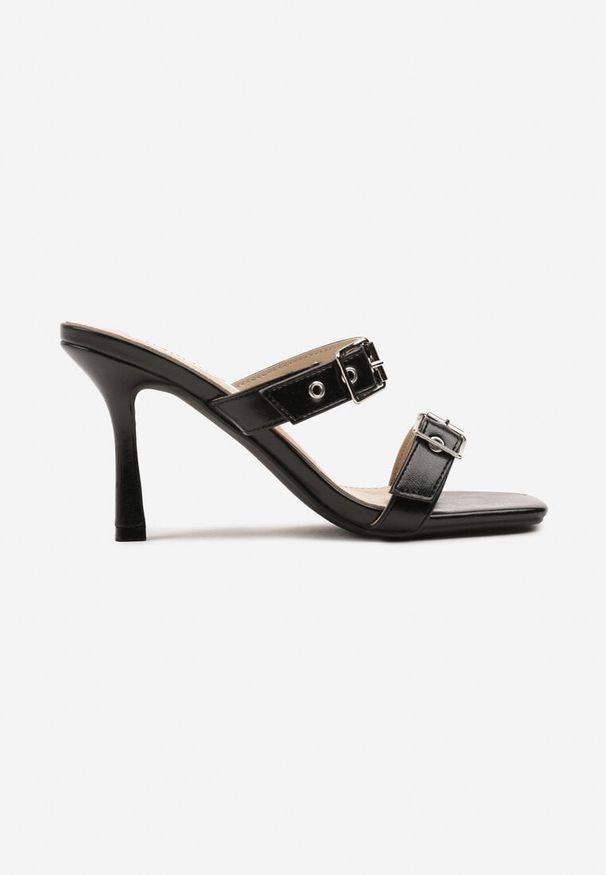 Born2be - Czarne Klapki na Szpilce z Kwadratowym Noskiem i Paskami z Klamrami i Nitami Rosmira. Okazja: na co dzień. Kolor: czarny. Materiał: jeans. Wzór: aplikacja. Obcas: na szpilce. Styl: casual, elegancki, klasyczny