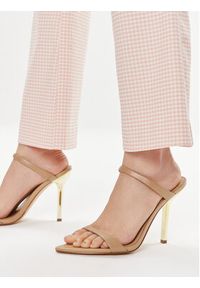 Guess Spodnie materiałowe Ornella W4GB18 WG492 Różowy Regular Fit. Kolor: różowy. Materiał: wiskoza, syntetyk