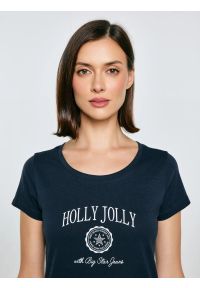 Big-Star - Koszulka damska z nadrukiem granatowa Serra 403. Okazja: na co dzień. Kolor: niebieski. Materiał: dzianina, bawełna, jeans. Długość rękawa: krótki rękaw. Długość: krótkie. Wzór: nadruk. Sezon: zima. Styl: wizytowy, casual, retro, klasyczny #3