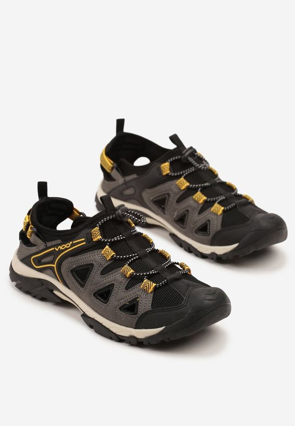Born2be - Ciemnobeżowe Buty Sportowe Sneakersy z Geometrycznym Wzorem Ainira. Okazja: na co dzień. Kolor: beżowy. Wzór: geometria