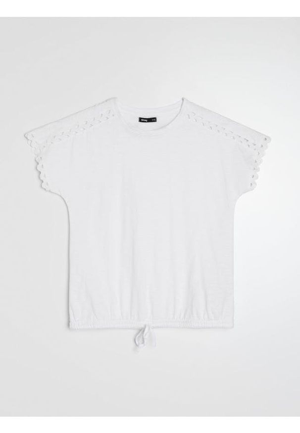 Sinsay - Bawełniana koszulka z ażurowymi detalami - kremowy. Kolor: kremowy. Materiał: bawełna. Wzór: ażurowy