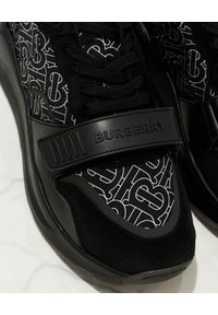 Burberry - BURBERRY - Sneakersy z monogramem. Zapięcie: rzepy. Kolor: czarny. Materiał: guma, materiał. Wzór: aplikacja, nadruk #4