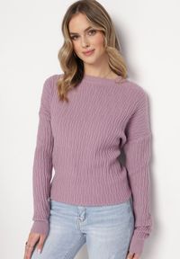 Born2be - Jasnofioletowy Sweter o Klasycznym Kroju z Wytłoczonym Wzorem Gundall. Kolor: fioletowy. Styl: klasyczny #1