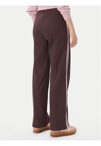 Adidas - adidas Spodnie dresowe Beckenbauer IR6093 Brązowy Regular Fit. Kolor: brązowy. Materiał: syntetyk, bawełna #5