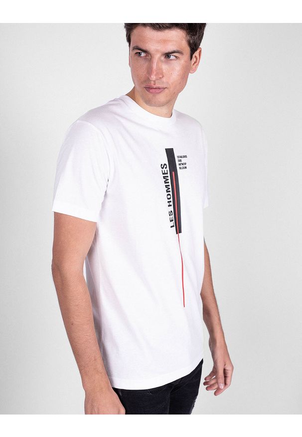 Les Hommes T-shirt "Vertical Line" | LJT201 700P | Vertical Line | Mężczyzna | Biały. Okazja: na co dzień. Kolor: biały. Materiał: bawełna. Wzór: nadruk. Styl: casual