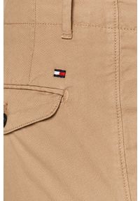 TOMMY HILFIGER - Tommy Hilfiger - Spodnie. Kolor: beżowy. Materiał: tkanina, bawełna, elastan. Wzór: gładki #3