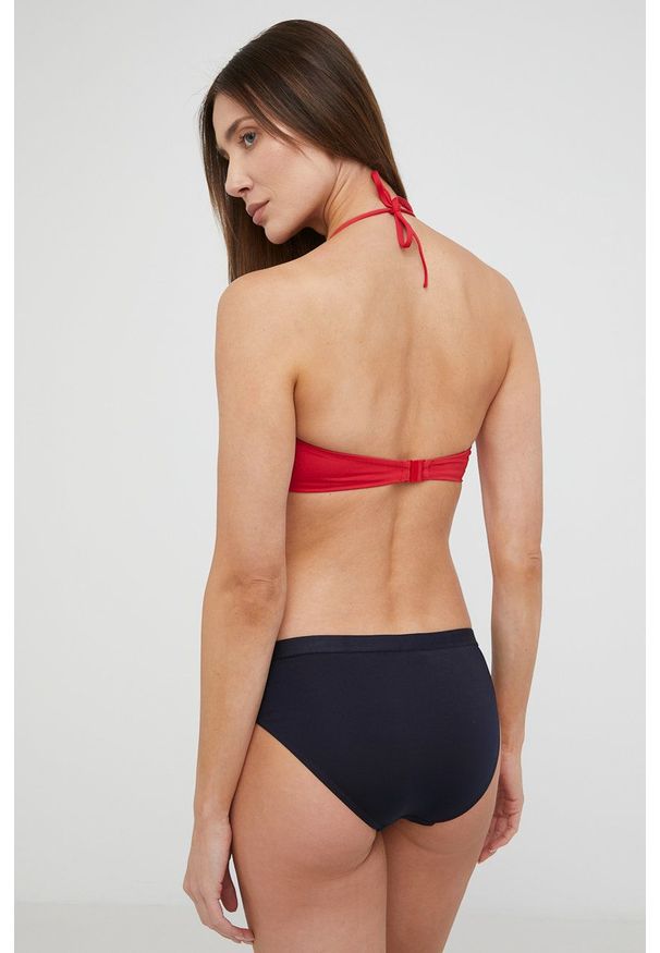 TOMMY HILFIGER - Tommy Hilfiger biustonosz kąpielowy kolor czerwony miękka miseczka. Kolor: czerwony. Materiał: włókno, dzianina, materiał. Wzór: nadruk