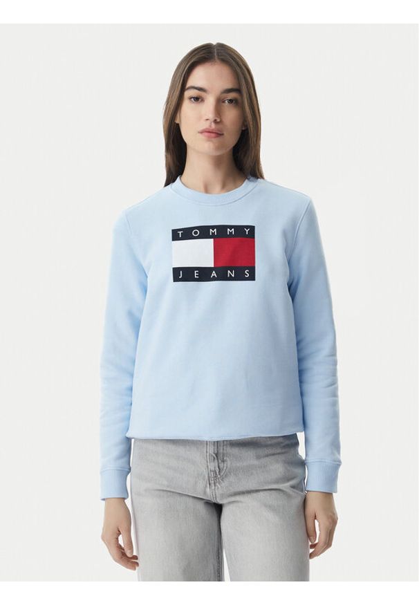 Tommy Jeans Bluza Flag DW0DW22564 Niebieski jasny Regular Fit. Kolor: niebieski. Materiał: bawełna
