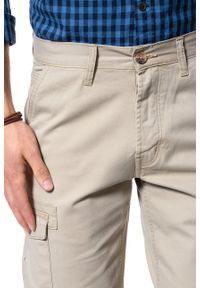 Wrangler - KRÓTKIE SPODENKI WRANGLER CARGO SHORT CAMEL WASHED W15DHC49J. Materiał: bawełna. Długość: krótkie #5