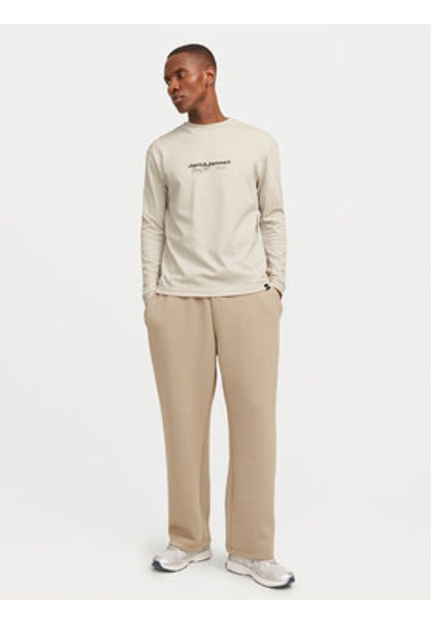 Jack & Jones Longsleeve Charlie 12265426 Beżowy Regular Fit. Kolor: beżowy. Materiał: bawełna, syntetyk. Długość rękawa: długi rękaw