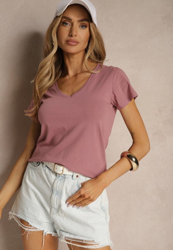 Renee - Ciemnoróżowy Bawełniany T-shirt z Trójkątnym Dekoltem Linalitia. Okazja: na co dzień. Kolor: różowy. Materiał: bawełna. Styl: casual