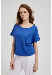 MOODO - Bluzka z kieszonką i podwijanymi rękawami niebieska. Kolor: niebieski #1