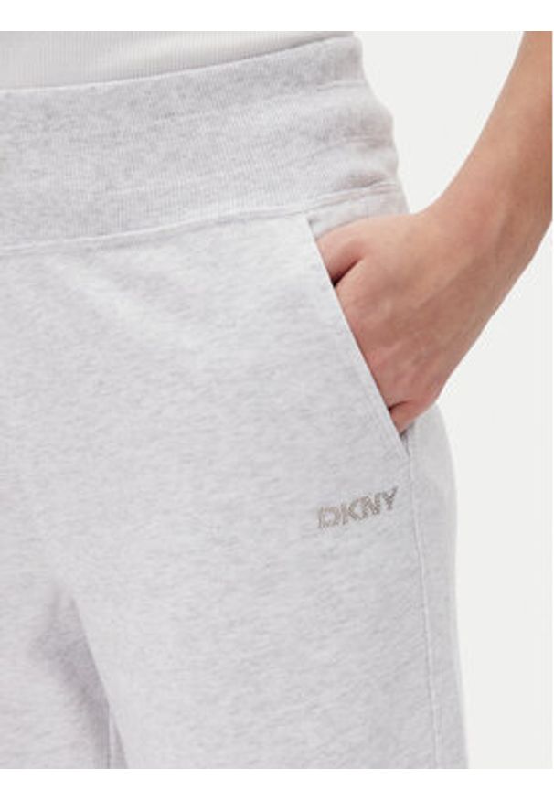 DKNY Sport Spodnie dresowe DP5P3601 Biały Regular Fit. Kolor: biały. Materiał: bawełna, syntetyk