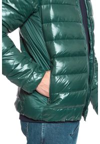 Wrangler - KURTKA ZIMOWA WRANGLER PUFFER JACKET PINE W4A0XTG01. Kolor: zielony. Materiał: puch. Sezon: zima #5