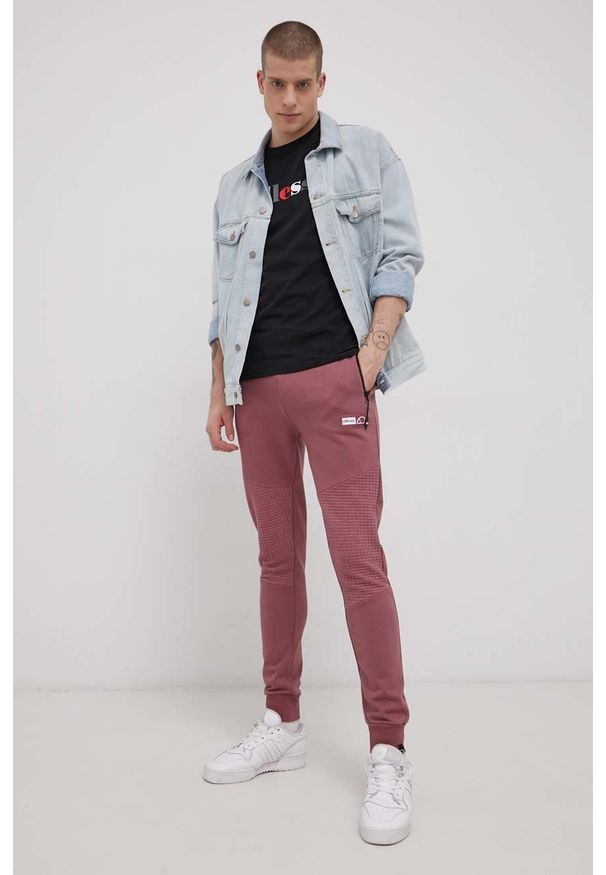 Ellesse Spodnie męskie kolor różowy gładkie. Kolor: różowy. Materiał: dzianina. Wzór: gładki