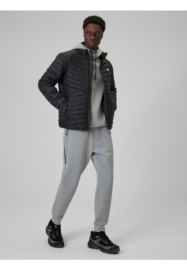 4f - 4F Kurtka z wypełnieniem syntetycznym męska - czarna XXL. Okazja: na co dzień. Typ kołnierza: kołnierzyk stójkowy. Kolor: czarny. Materiał: syntetyk. Styl: casual, klasyczny