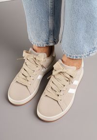 Born2be - Beżowo-Białe Sneakersy z Ozdobnymi Paskami Rilanira. Okazja: na co dzień. Zapięcie: pasek. Kolor: beżowy. Materiał: jeans. Wzór: paski #5