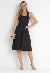 Born2be - Czarna Rozkloszowana Sukienka Midi na Ramiączkach z Głębokim Dekoltem Maudia. Kolor: czarny. Długość rękawa: na ramiączkach. Długość: midi #5