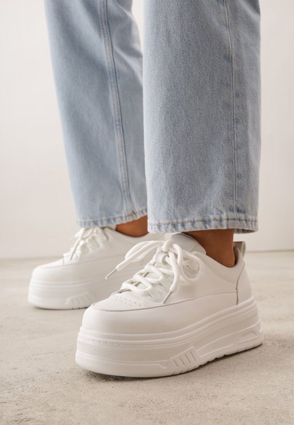 Born2be - Białe Sneakersy VICES na Grubej Podeszwie z Tłoczeniami Azirara. Okazja: na co dzień, na spotkanie biznesowe, do pracy. Kolor: biały. Materiał: jeans. Sport: golf