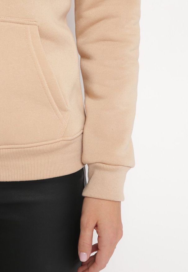 Born2be - Beżowa Bluza Ocieplana z Nadrukiem Grolla. Typ kołnierza: kaptur. Kolor: beżowy. Materiał: polar. Wzór: nadruk