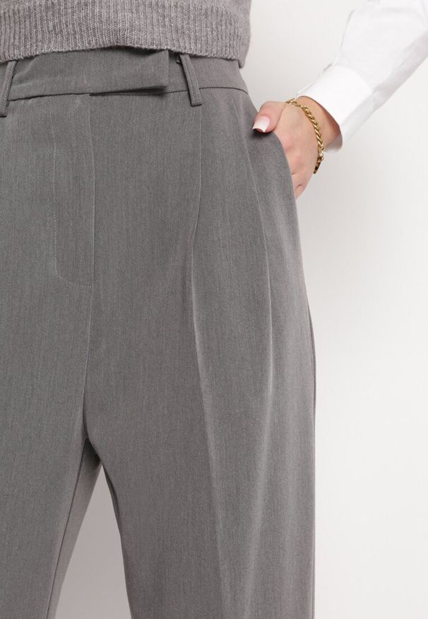 Born2be - Ciemnoszare Garniturowe Spodnie z Wysokim Stanem i Szerokimi Nogawkami Cerda. Okazja: na spotkanie biznesowe. Stan: podwyższony. Kolor: szary. Styl: elegancki, biznesowy