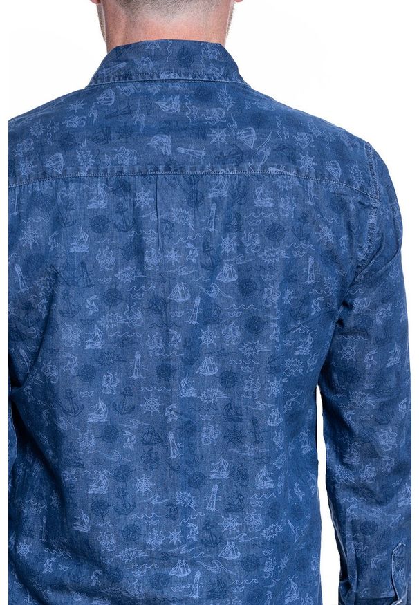 Mustang - MĘSKA KOSZULA MUSTANG CASPER DENIM AOP 1009898 11847. Materiał: denim