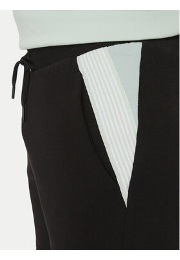 EA7 Emporio Armani Szorty materiałowe 7M000269 AF12451 UC001 Czarny Regular Fit. Kolor: czarny. Materiał: bawełna