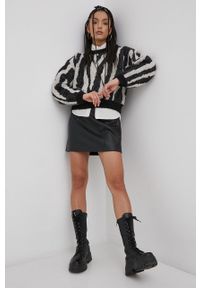 Vero Moda Sweter damski kolor czarny ciepły. Kolor: czarny. Materiał: poliester, dzianina. Długość rękawa: długi rękaw. Długość: długie