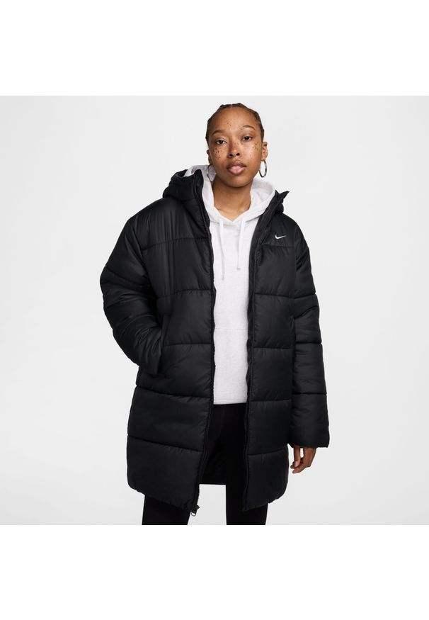 Kurtka uniwersalna damska Nike W Nsw Tf Snfl Nk Clsc Prka. Typ kołnierza: kaptur. Kolor: czarny. Materiał: syntetyk. Długość: długie. Sezon: zima