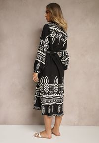 Renee - Czarna Koszulowa Sukienka z Wiskozą w Azteckie Wzory Averisa. Kolor: czarny. Materiał: wiskoza. Sezon: lato, wiosna. Typ sukienki: koszulowe. Styl: elegancki
